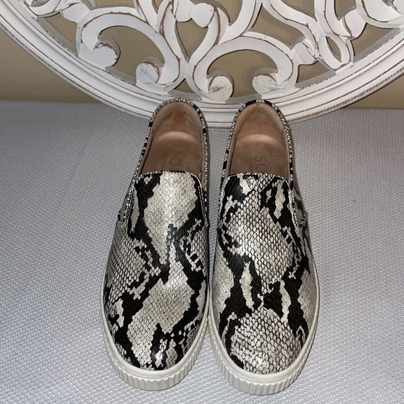Soul Naturalizer women’s  slip on sneaker 10 python snakeskin loafer cream black - Picture 3 of 10
